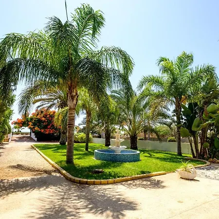 Tropical Paradise *